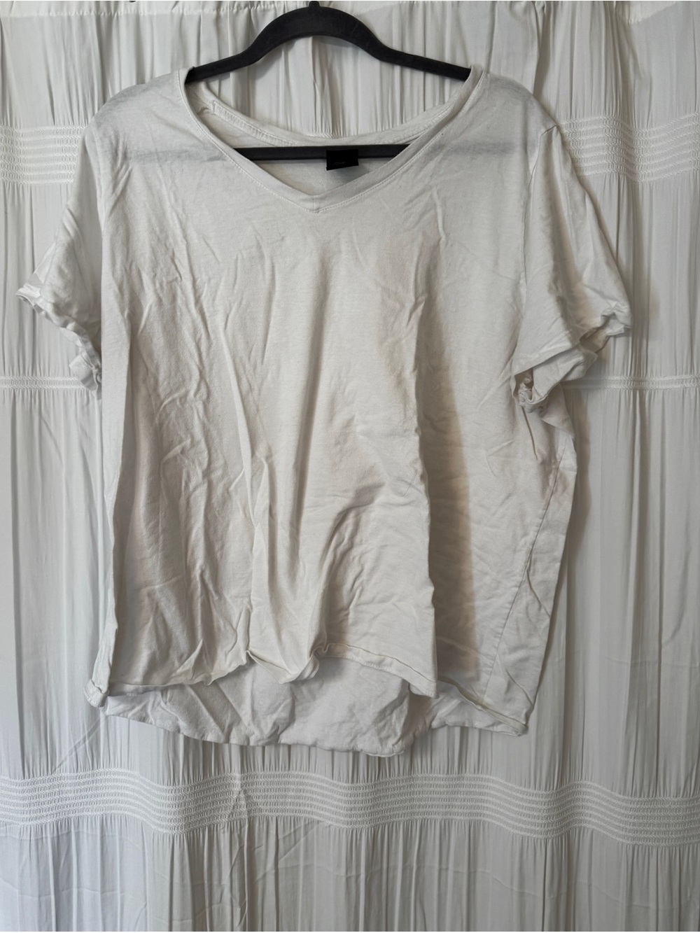 Hanes Perfect T White V-Neck Short Sleeve Tee